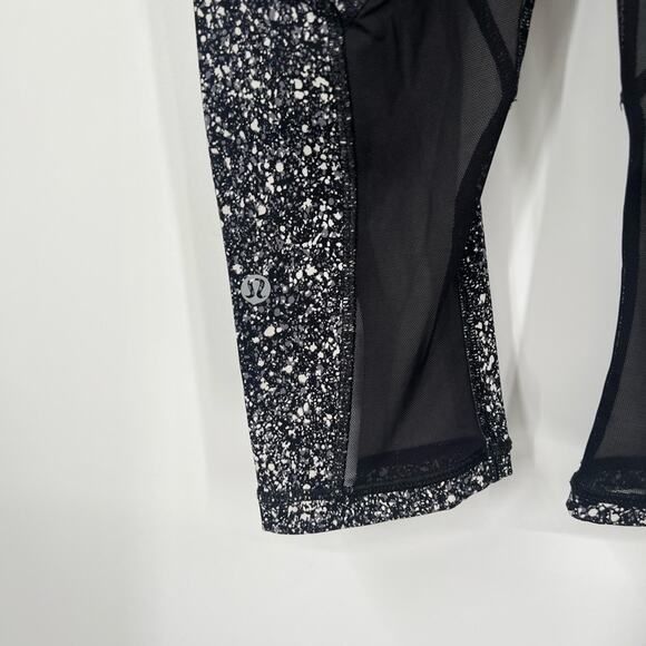 Lululemon Outrun 17" Crop Leggings in Splatter White Black / Black - Picture 6 of 6
